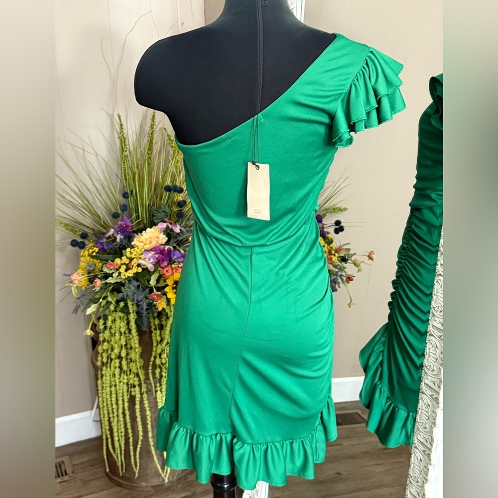 Sfera • Asymmetrical Ruffle Dress - Picture 11 of 12